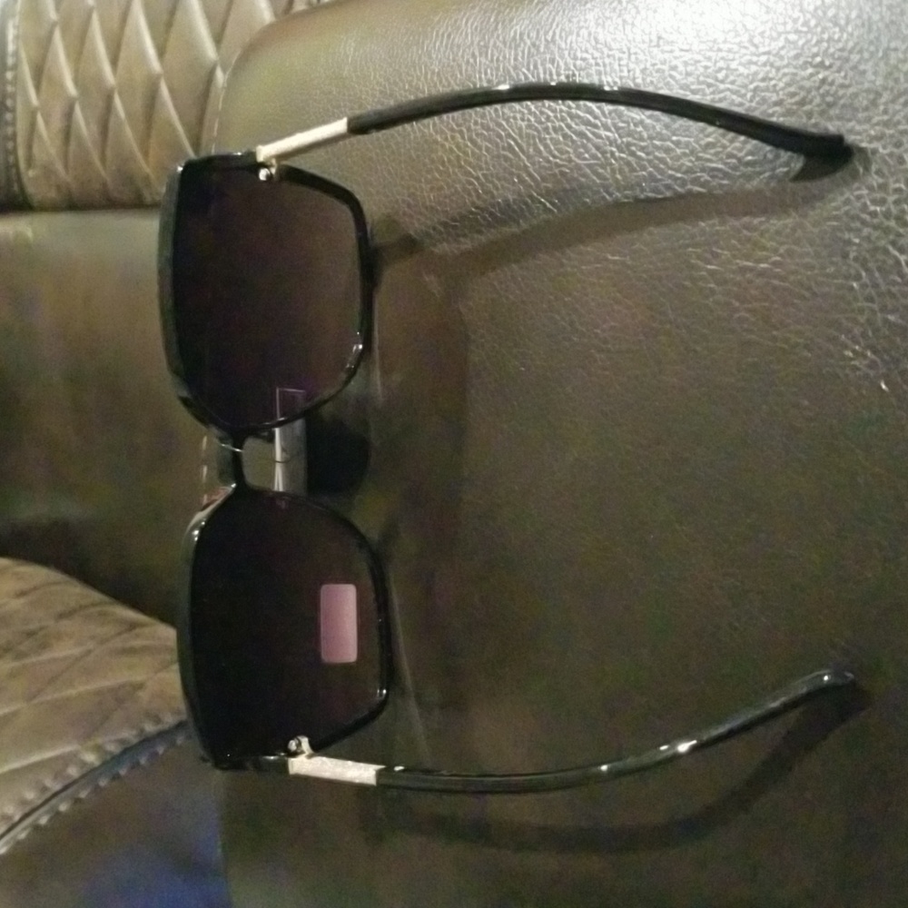 Sunglasses - Picture 2 of 8